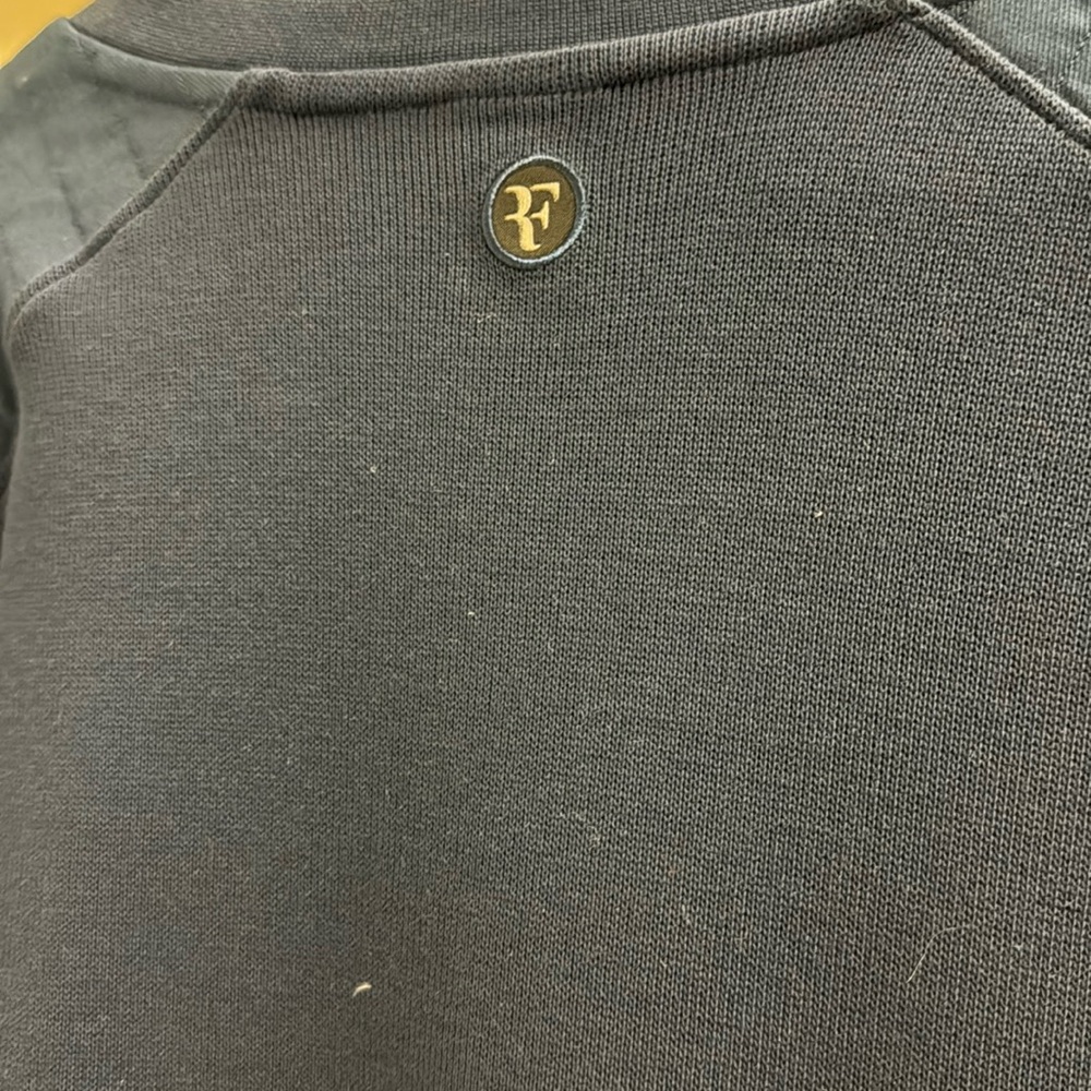 Roger Federer Nike lab new with tags sweater
Men’s large